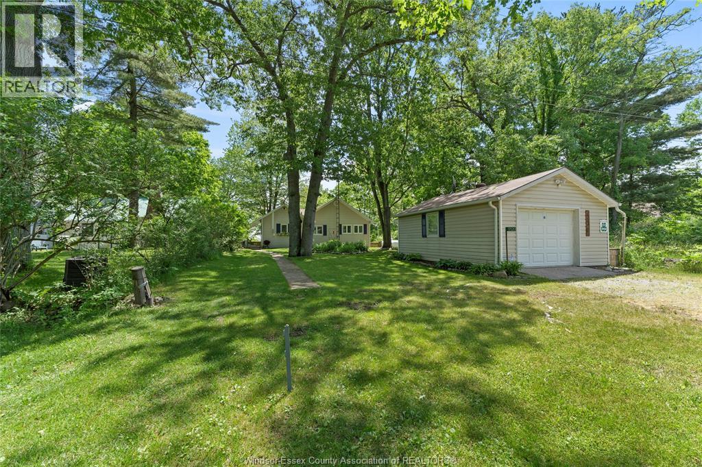 17520 Lakeshore Road, Rondeau Park, Ontario  N0P 1X0 - Photo 23 - 26022512