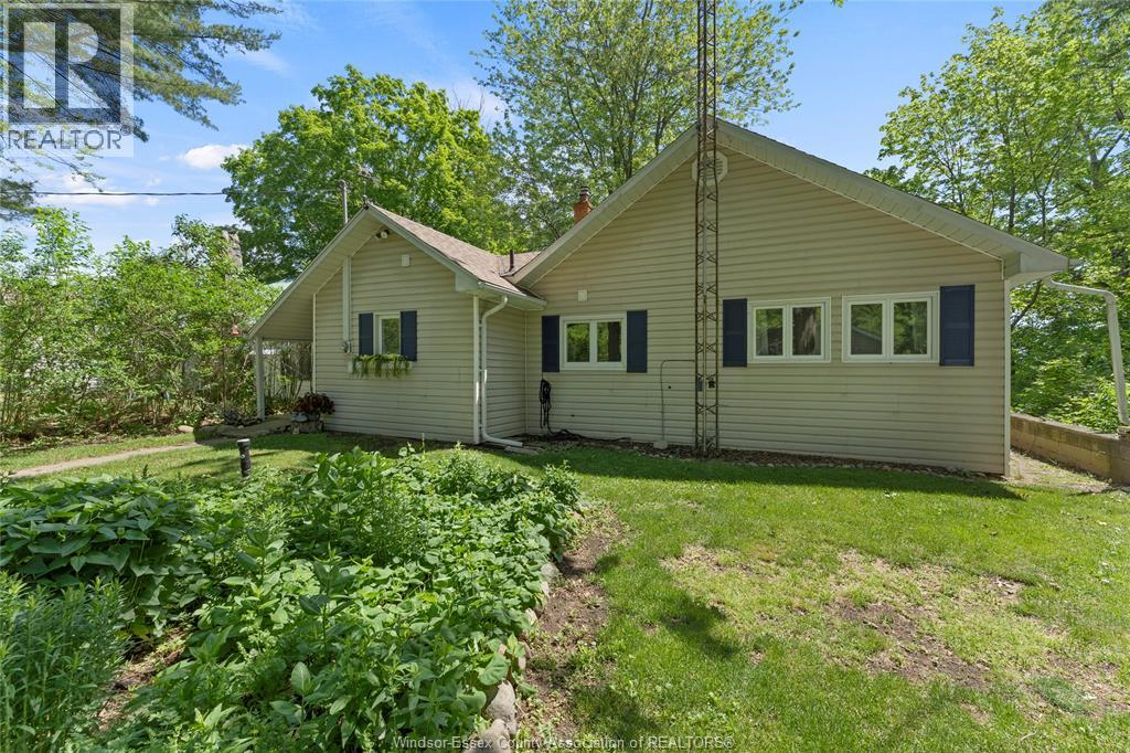 17520 Lakeshore Road, Rondeau Park, Ontario  N0P 1X0 - Photo 29 - 26022512