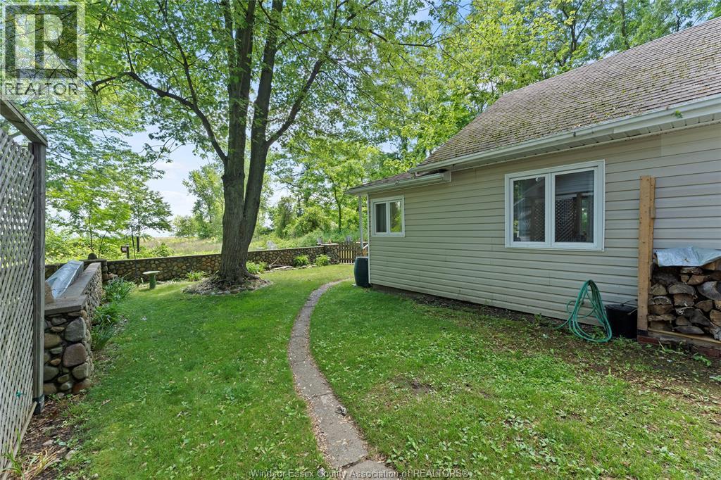 17520 Lakeshore Road, Rondeau Park, Ontario  N0P 1X0 - Photo 30 - 26022512