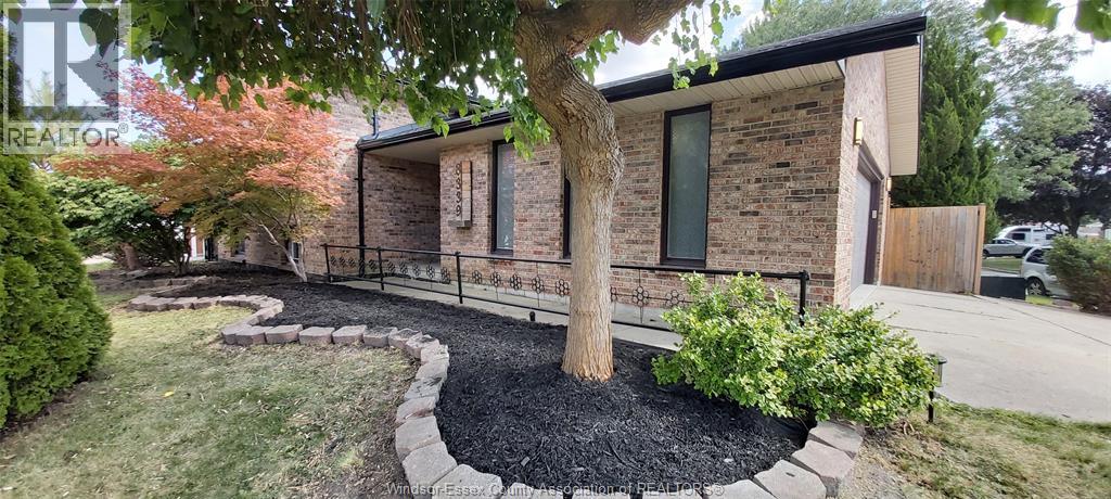 8339 Kingston Crescent, Windsor, Ontario  N8S 4R7 - Photo 4 - 26022601