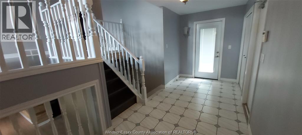 8339 Kingston Crescent, Windsor, Ontario  N8S 4R7 - Photo 7 - 26022601