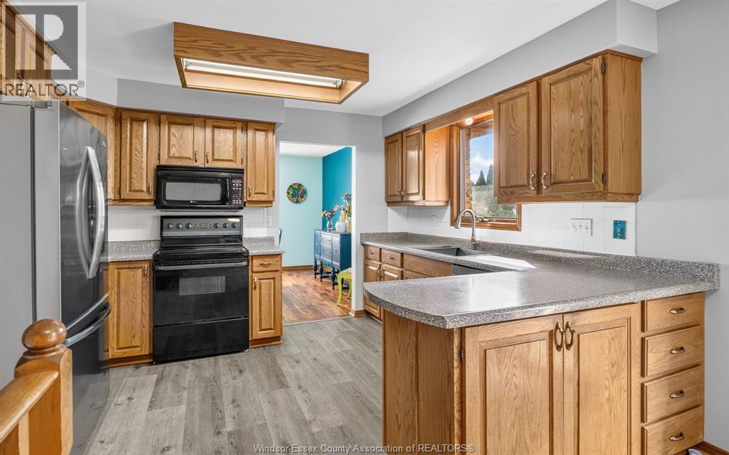 1748 Hebert Street, Tecumseh, Ontario  N8N 4G2 - Photo 10 - 26022376