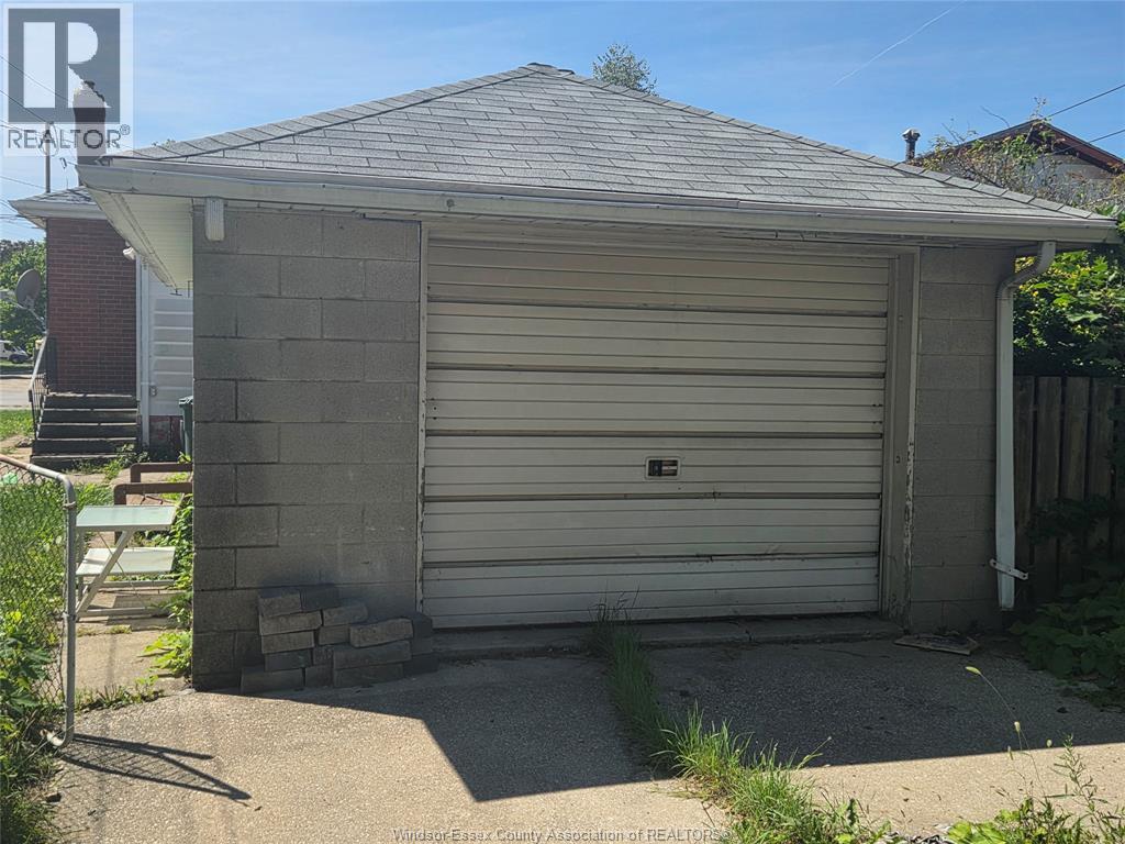 1396 Janette Avenue, Windsor, Ontario  N8X 1Y8 - Photo 2 - 26022616