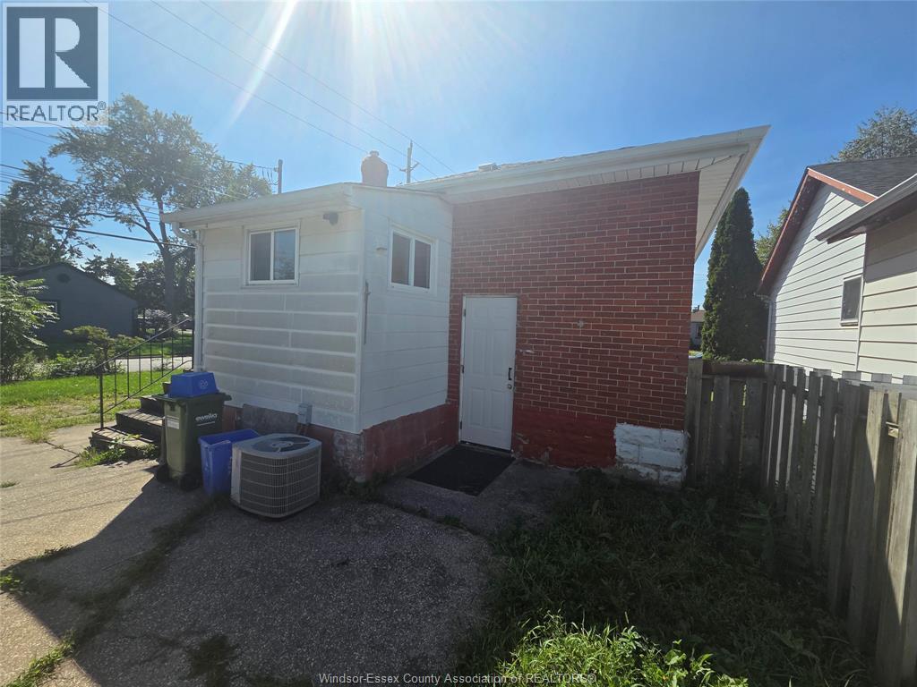 1396 Janette Avenue, Windsor, Ontario  N8X 1Y8 - Photo 5 - 26022616
