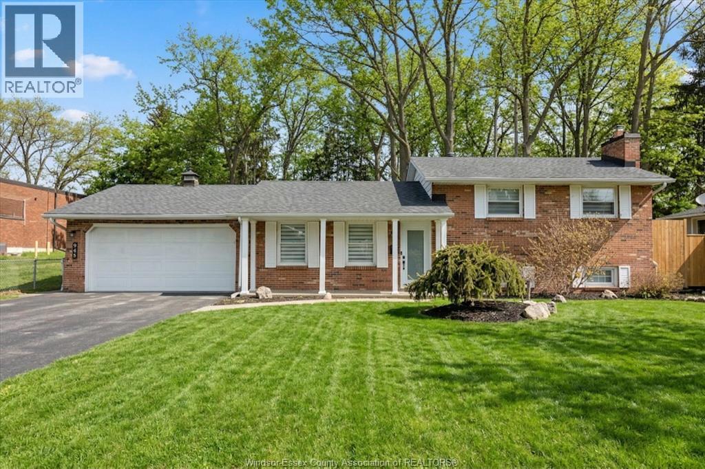 945 LAURIER, LaSalle, Ontario