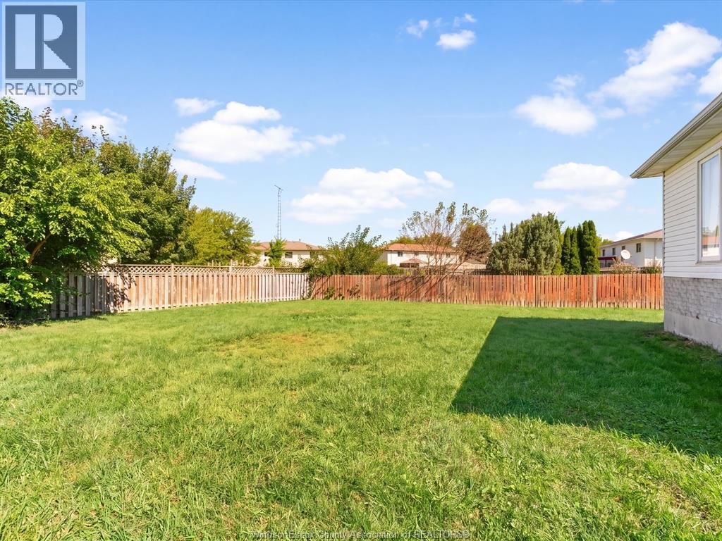 75 Sutton, Leamington, Ontario  N8H 5E9 - Photo 16 - 26022645