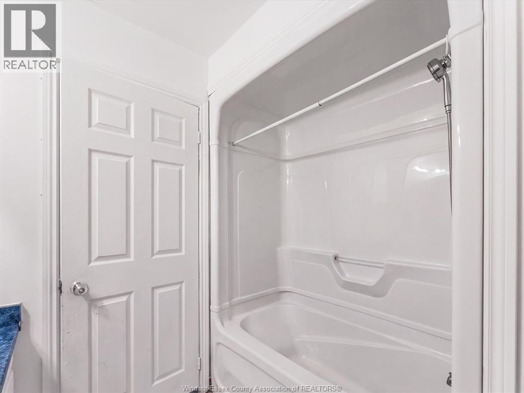 75 Sutton, Leamington, Ontario  N8H 5E9 - Photo 9 - 26022645