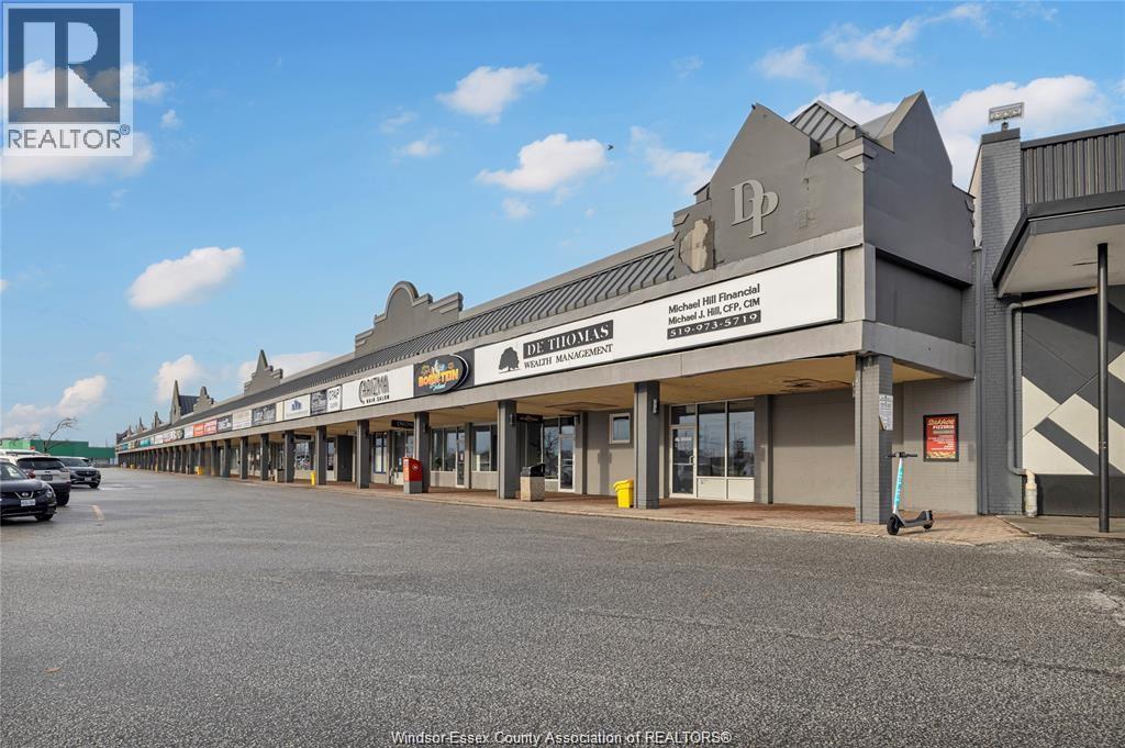 2469 Dougall, Windsor, Ontario  N8X 1T3 - Photo 3 - 26022644