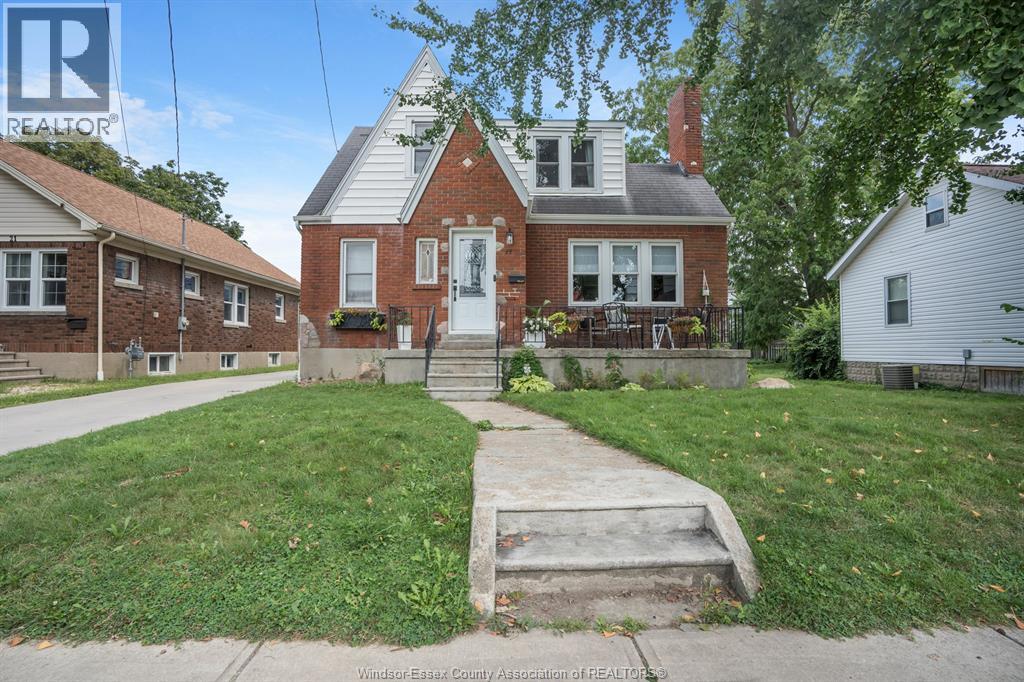 11 College, Chatham, Ontario  N7M 4W7 - Photo 3 - 26022631