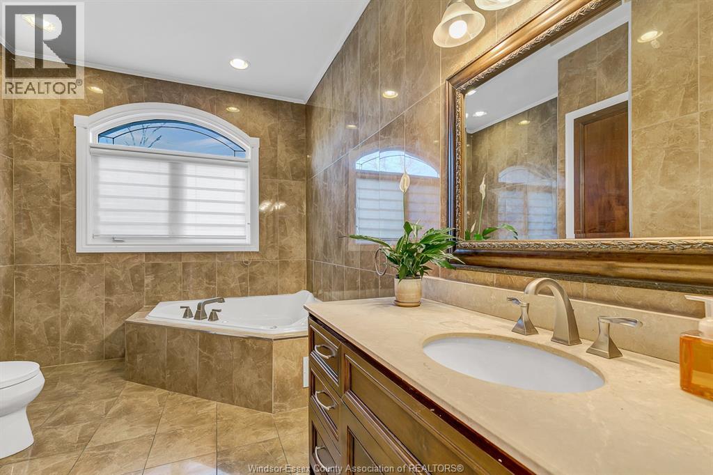 425 Country Club Drive, Windsor, Ontario  N9G 3G9 - Photo 11 - 26022623