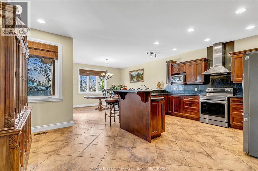 425 Country Club Drive, Windsor, Ontario  N9G 3G9 - Photo 14 - 26022623