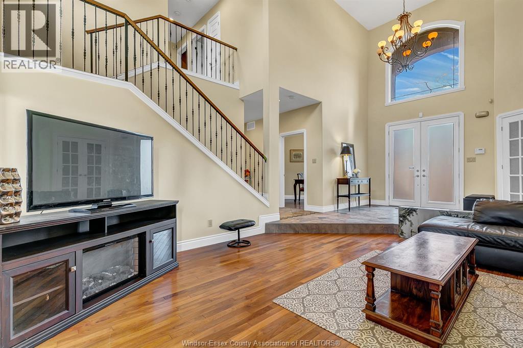 425 Country Club Drive, Windsor, Ontario  N9G 3G9 - Photo 5 - 26022623