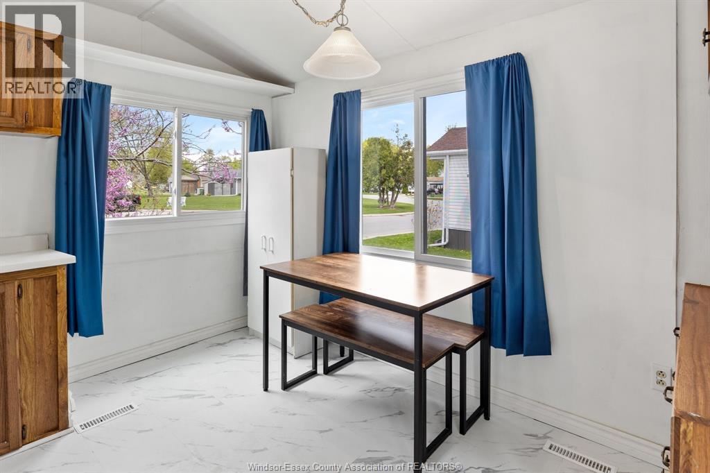 326 Beverly, Essex, Ontario  N8M 2C1 - Photo 4 - 26022657