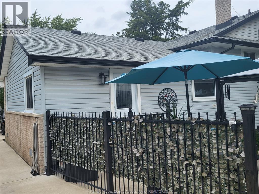 1570 Stratford Court, Windsor, Ontario  N9G 1W2 - Photo 3 - 26022661