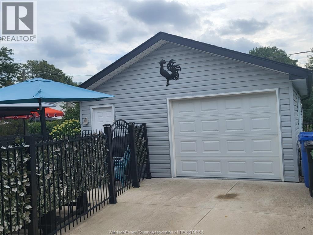 1570 Stratford Court, Windsor, Ontario  N9G 1W2 - Photo 4 - 26022661