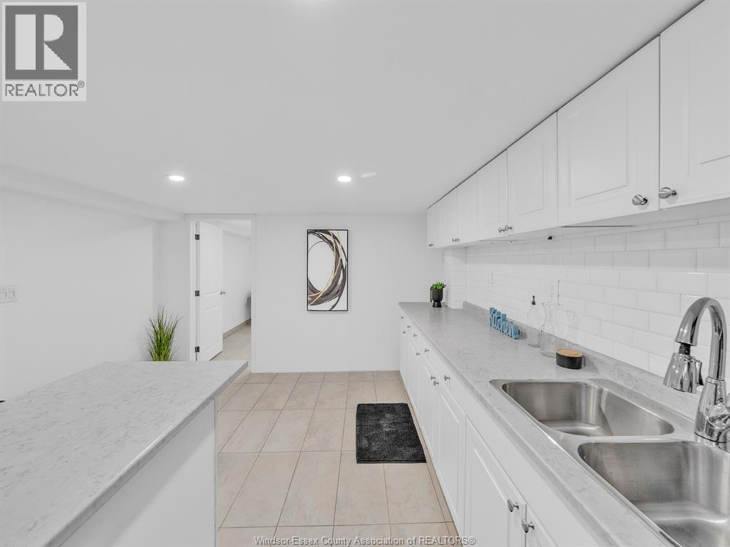2187 Girardot, Windsor, Ontario  N9B 1R3 - Photo 34 - 26022678