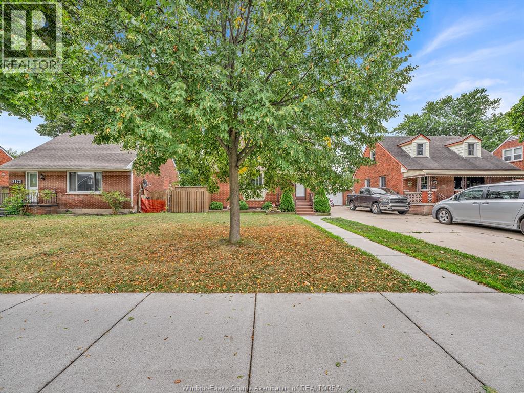 2187 Girardot, Windsor, Ontario  N9B 1R3 - Photo 4 - 26022678