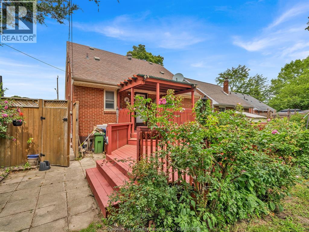 2187 Girardot, Windsor, Ontario  N9B 1R3 - Photo 45 - 26022678
