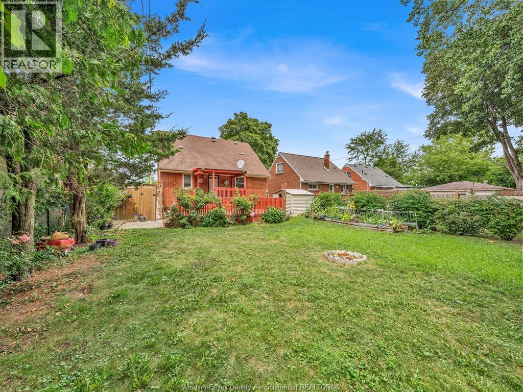 2187 Girardot, Windsor, Ontario  N9B 1R3 - Photo 46 - 26022678