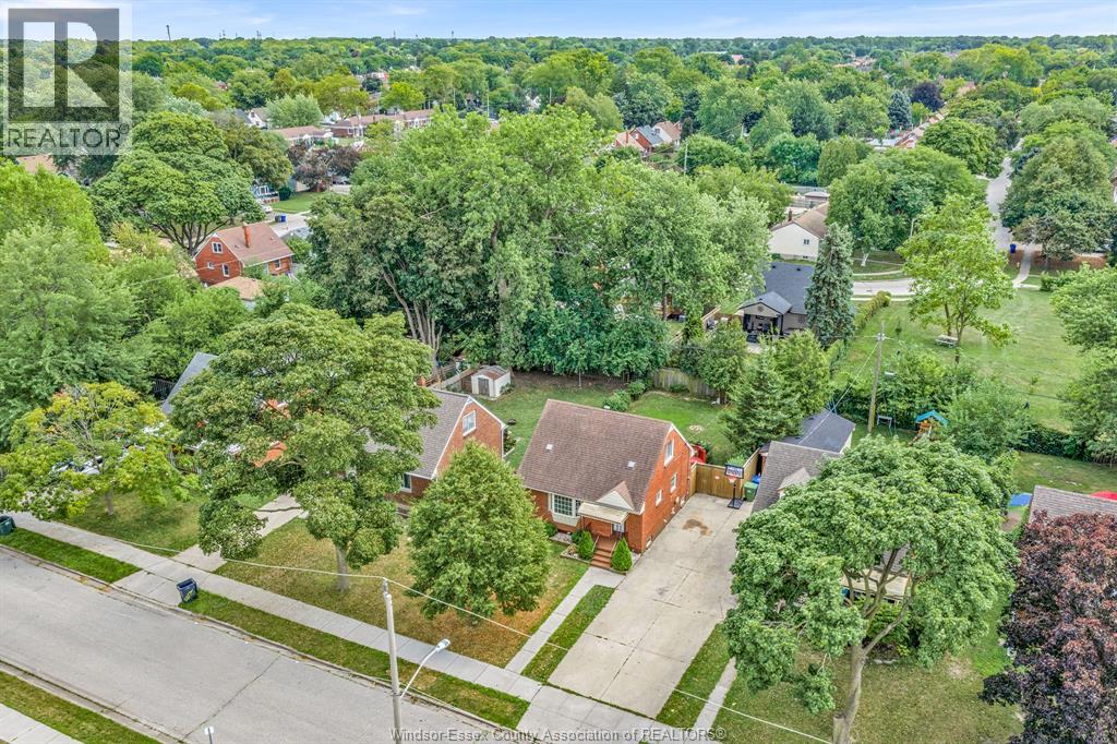 2187 Girardot, Windsor, Ontario  N9B 1R3 - Photo 6 - 26022678