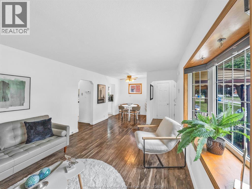 2187 Girardot, Windsor, Ontario  N9B 1R3 - Photo 9 - 26022678