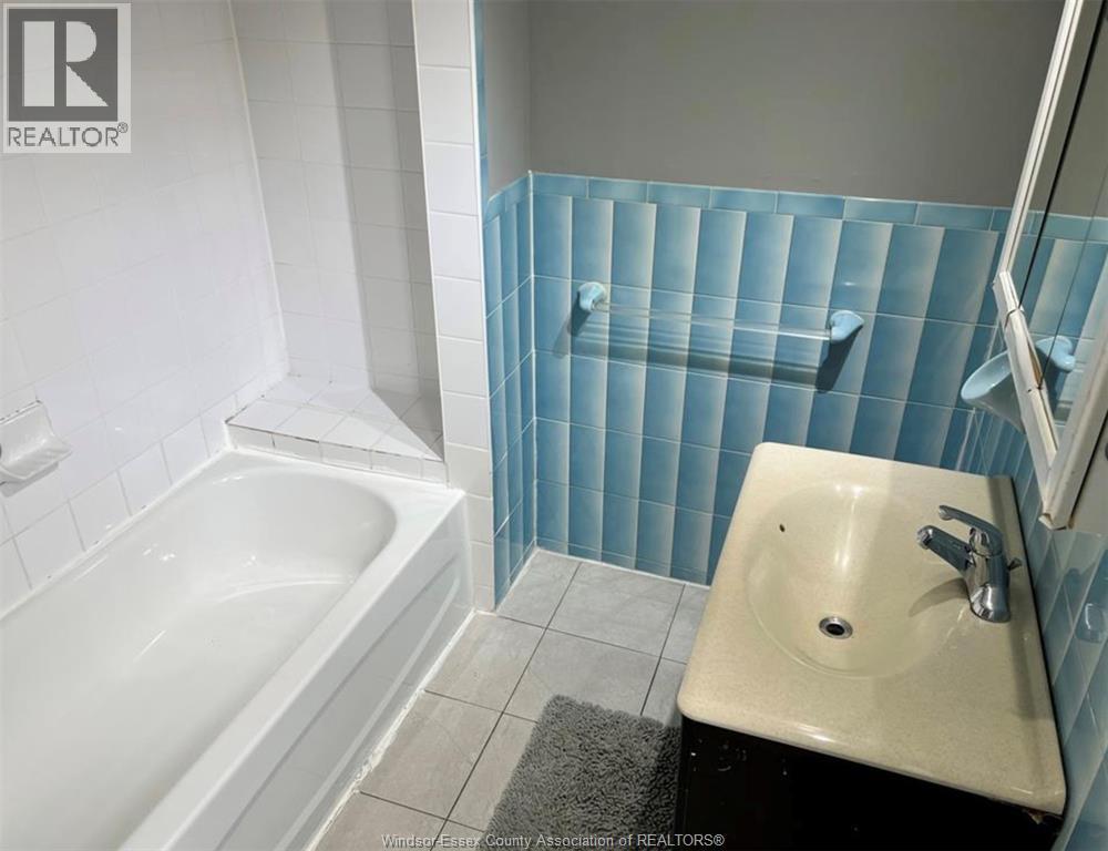 2316-2318 Chilver, Windsor, Ontario  N8W 2V5 - Photo 8 - 26022695