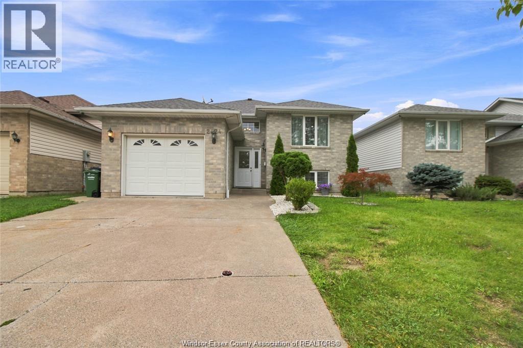 2424 Timbercrest Avenue, Windsor, Ontario  N8P 1S2 - Photo 2 - 26022682