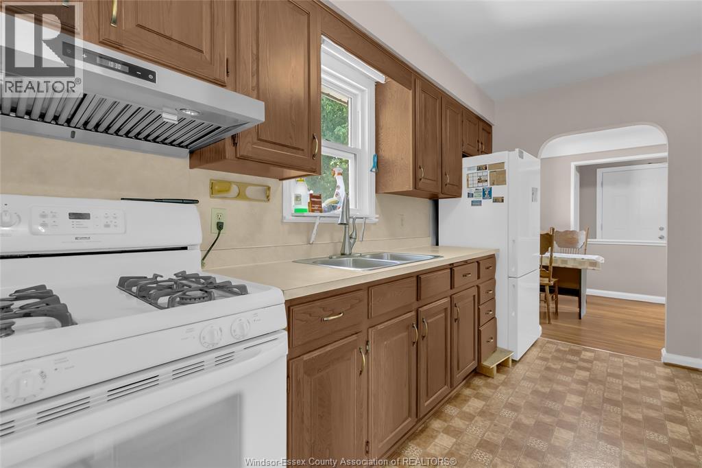3331 Longfellow, Windsor, Ontario  N9E 2L7 - Photo 11 - 26022684
