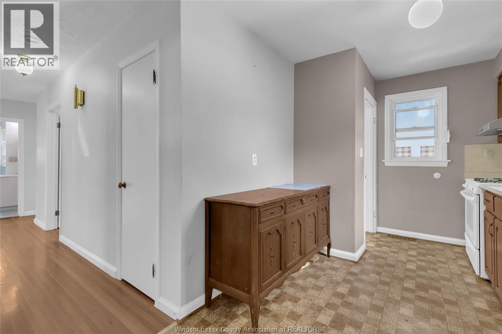 3331 Longfellow, Windsor, Ontario  N9E 2L7 - Photo 12 - 26022684