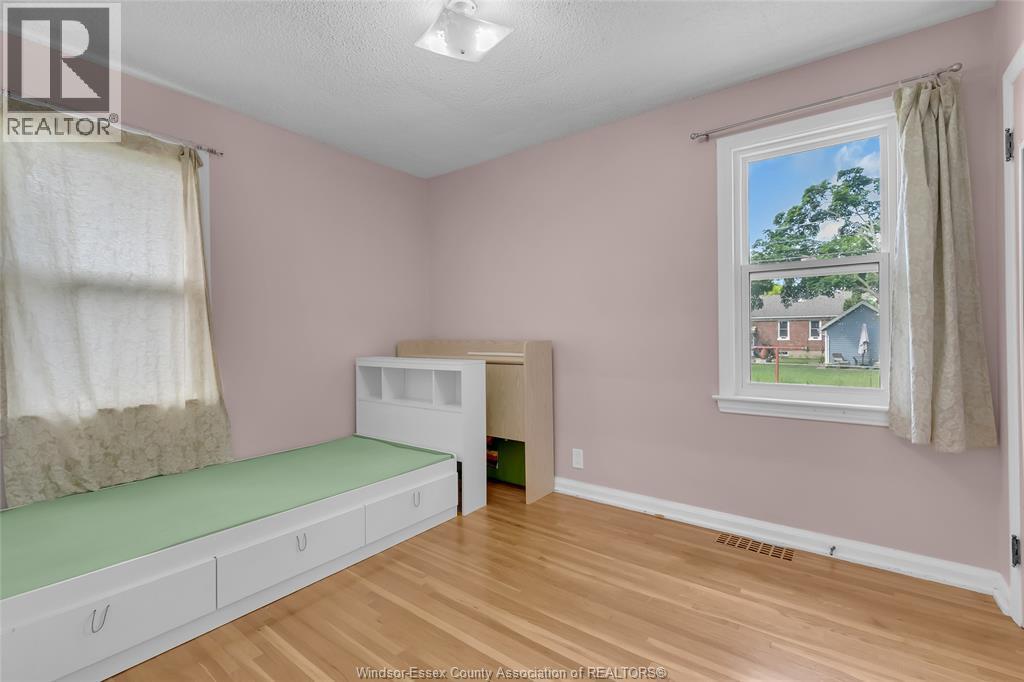 3331 Longfellow, Windsor, Ontario  N9E 2L7 - Photo 14 - 26022684