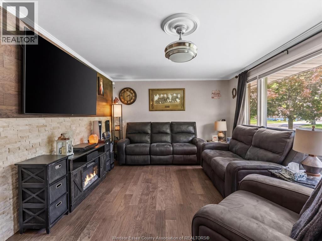11 Warren Avenue, Leamington, Ontario  N8H 2R3 - Photo 4 - 26022702