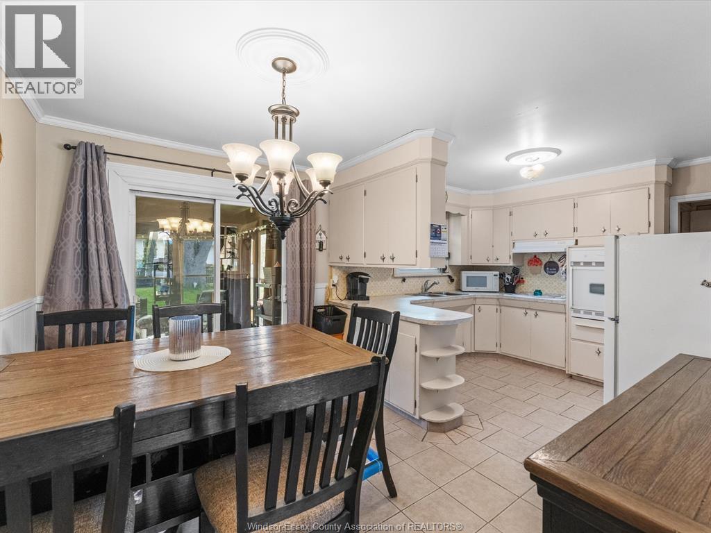 11 Warren Avenue, Leamington, Ontario  N8H 2R3 - Photo 7 - 26022702