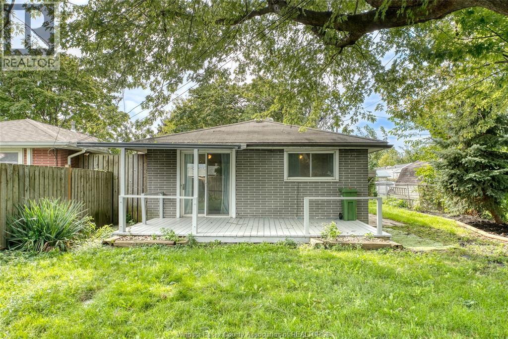 3850 Reginald, Windsor, Ontario  N8Y 2B1 - Photo 31 - 26022745