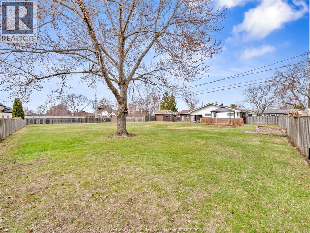 180 Elsworth, Lasalle, Ontario  N9J 1E5 - Photo 32 - 26022753