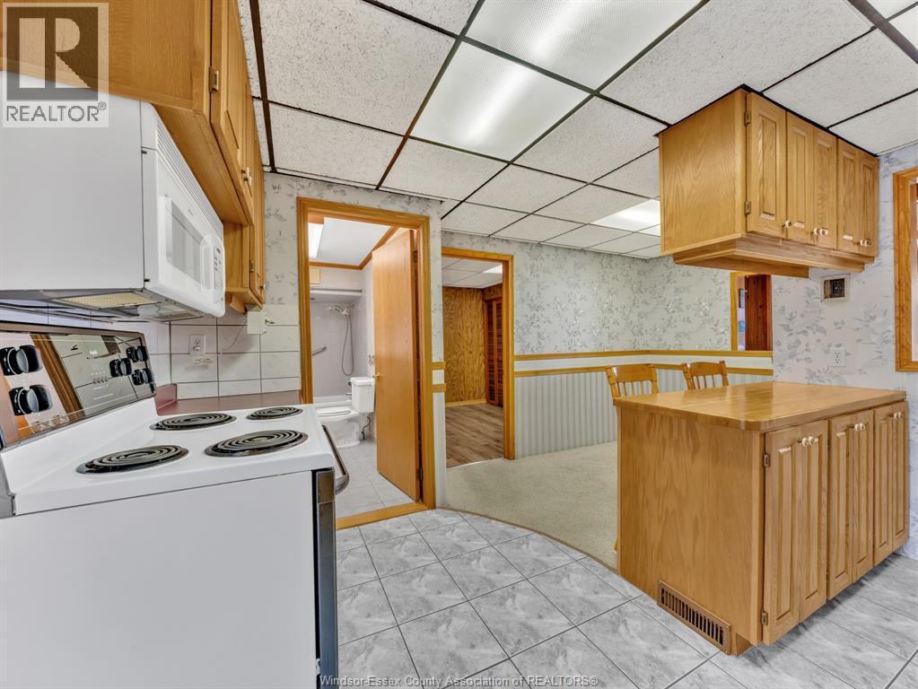 180 Elsworth, Lasalle, Ontario  N9J 1E5 - Photo 4 - 26022753