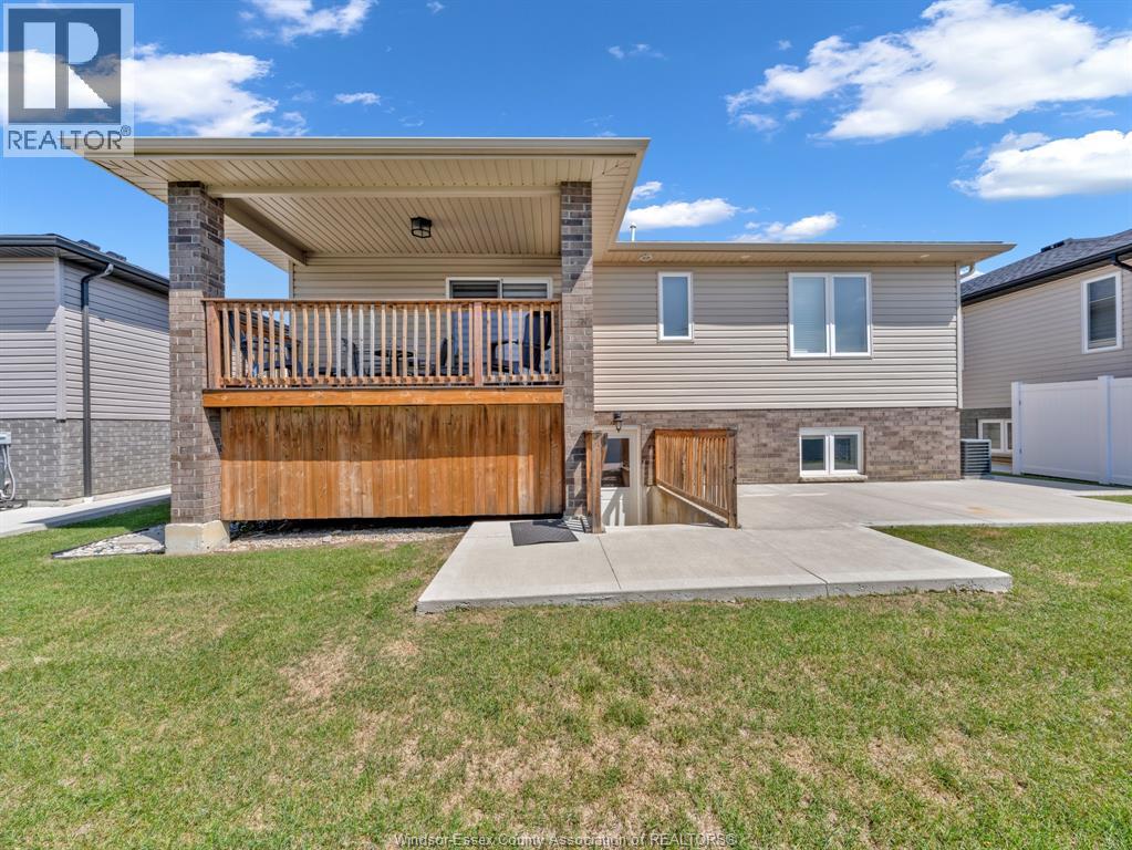 304 Sweetman Avenue, Essex, Ontario  N8M 2Z5 - Photo 8 - 26022738