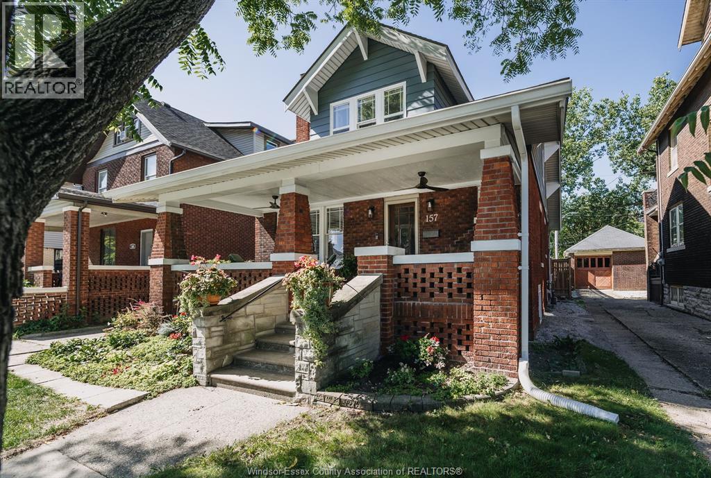 157 Mcewan, Windsor, Ontario  N9B 2E3 - Photo 2 - 26022771
