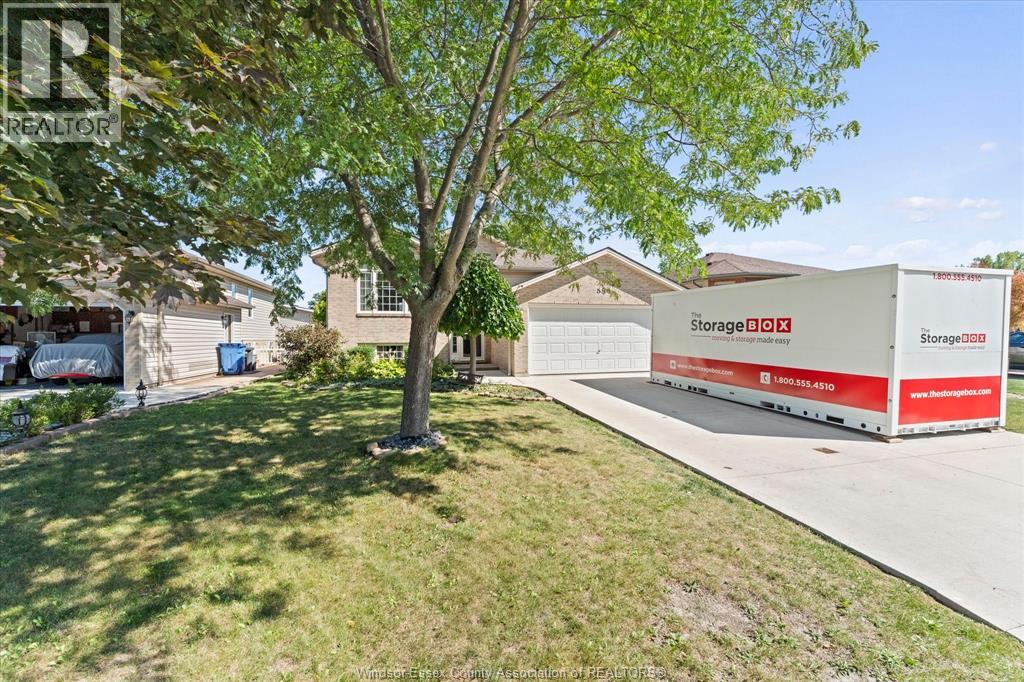 584 Pettypiece Drive, Amherstburg, Ontario  N9V 4C9 - Photo 3 - 26022780