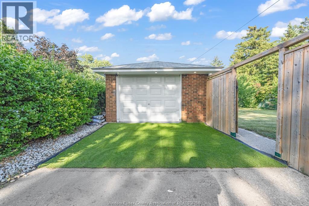 3226 Woodlawn Avenue, Windsor, Ontario  N8W 2J2 - Photo 27 - 26022776
