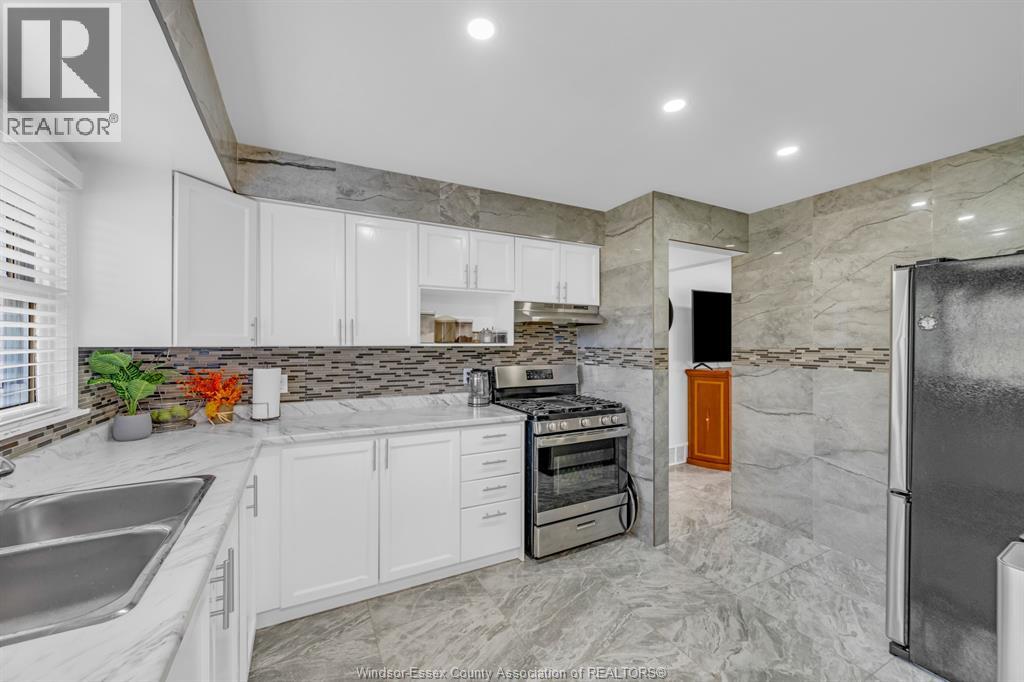 3226 Woodlawn Avenue, Windsor, Ontario  N8W 2J2 - Photo 9 - 26022776