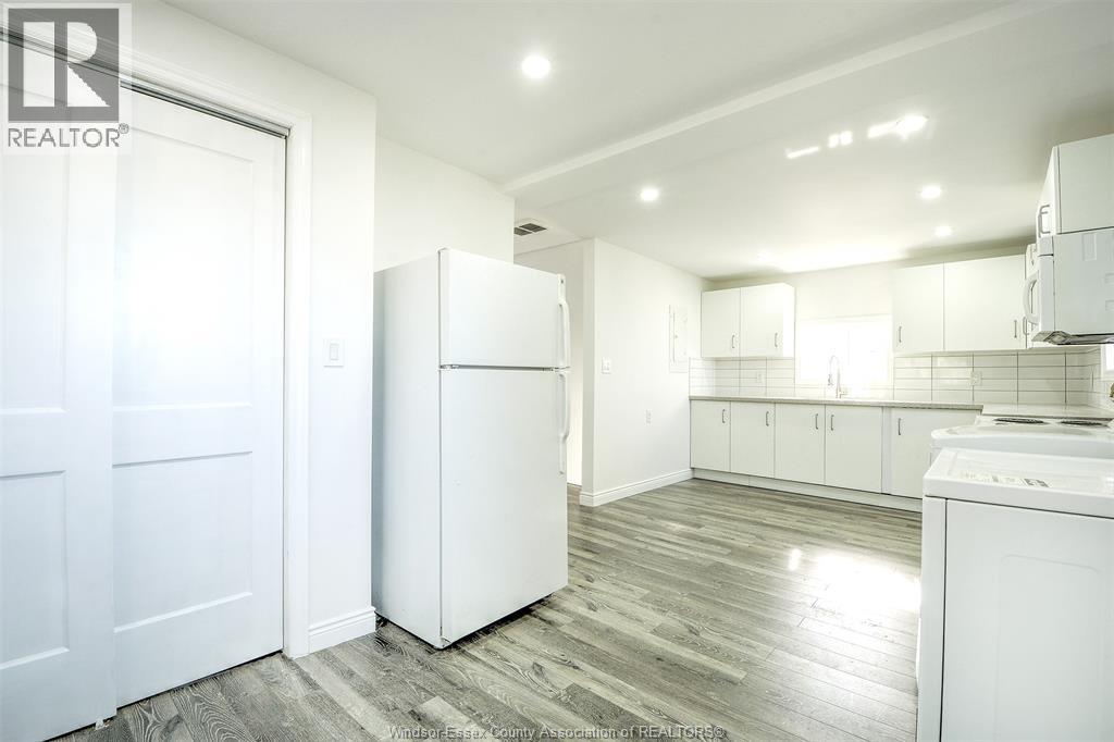 3076 Sandwich Unit# Upper, Windsor, Ontario  N9C 1A4 - Photo 14 - 26022750