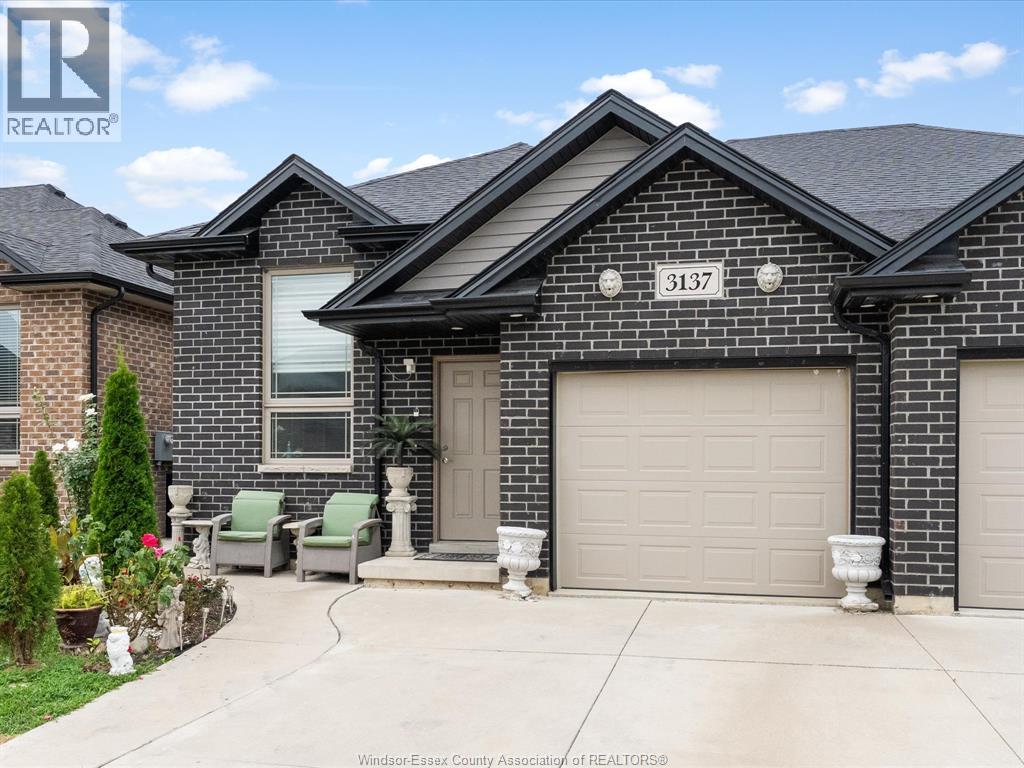 3137 VIOLA CRESCENT, Windsor, Ontario