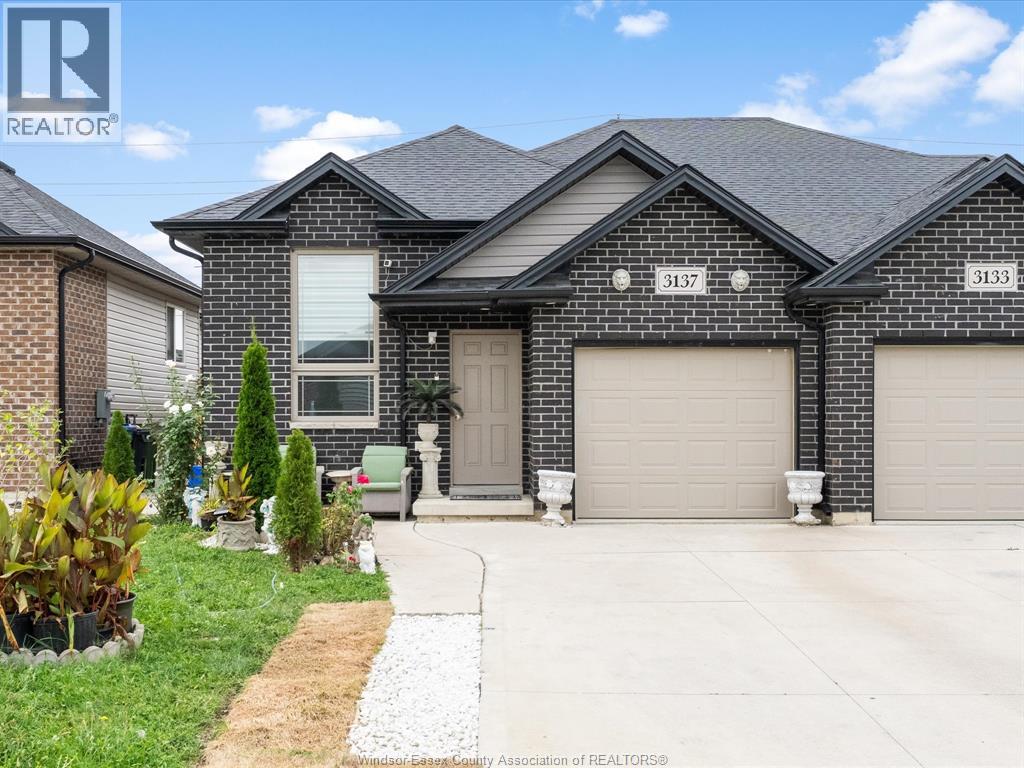 3137 Viola Crescent, Windsor, Ontario  N8N 0A1 - Photo 2 - 26022747