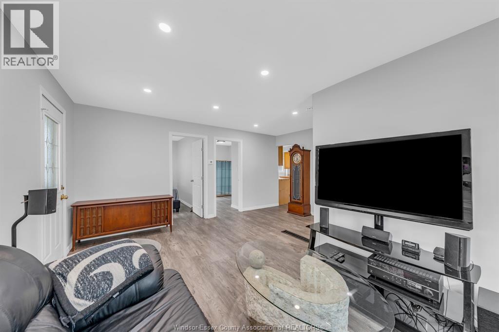 1592 Prince Road, Windsor, Ontario  N9C 3B3 - Photo 13 - 26022797