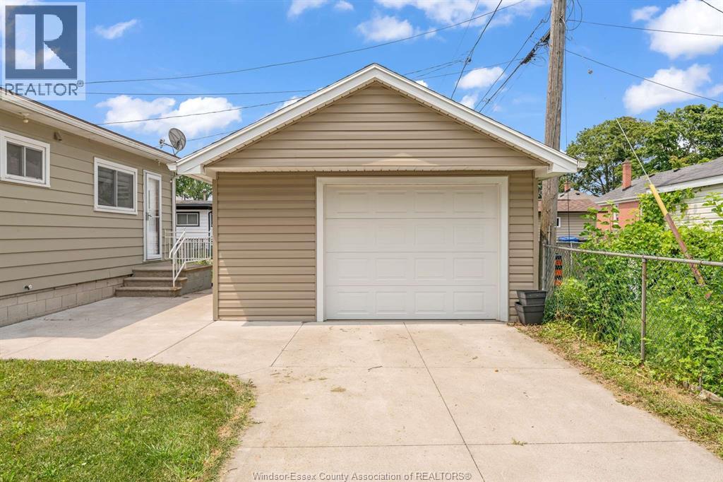 1592 Prince Road, Windsor, Ontario  N9C 3B3 - Photo 6 - 26022797
