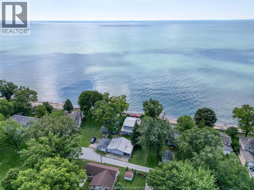 583 Pigeon Beach, Harrow, Ontario  N0R 1G0 - Photo 1 - 26022802