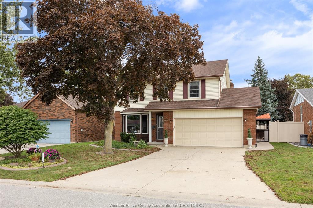 1316 CARRIAGE LANE, LaSalle, Ontario