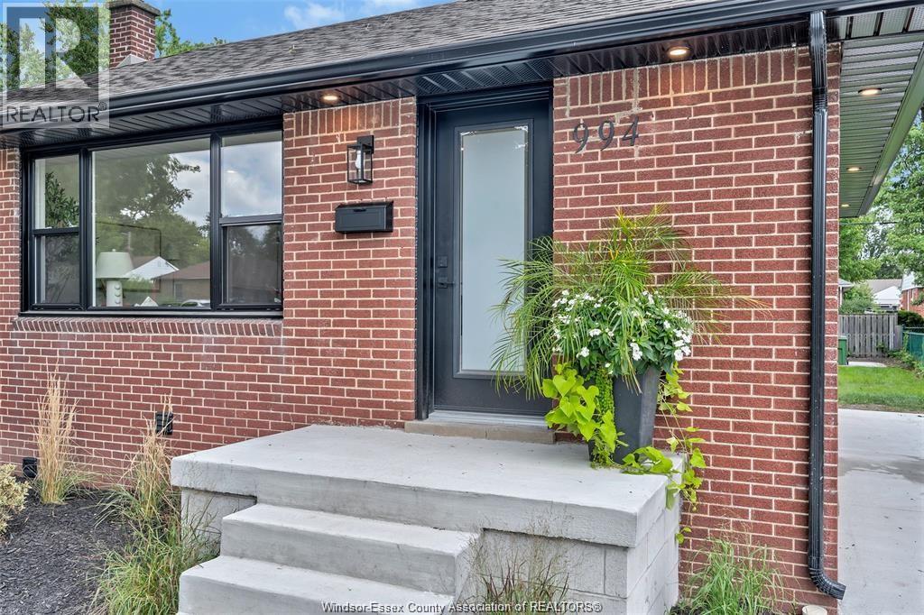 994 Isabelle, Windsor, Ontario  N8S 3B2 - Photo 4 - 26022814