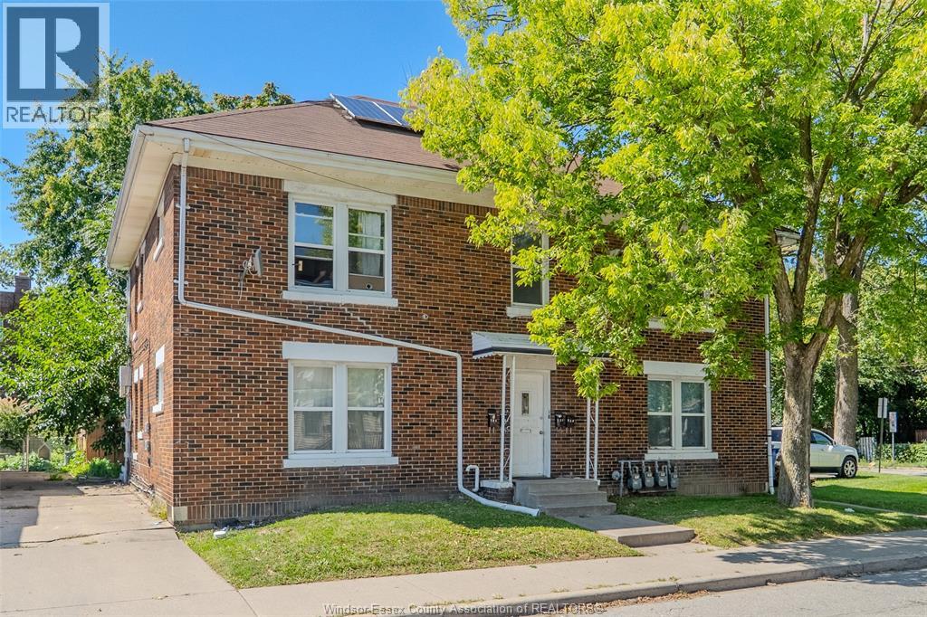 723 Parent, Windsor, Ontario  N9A 2C6 - Photo 1 - 26022730