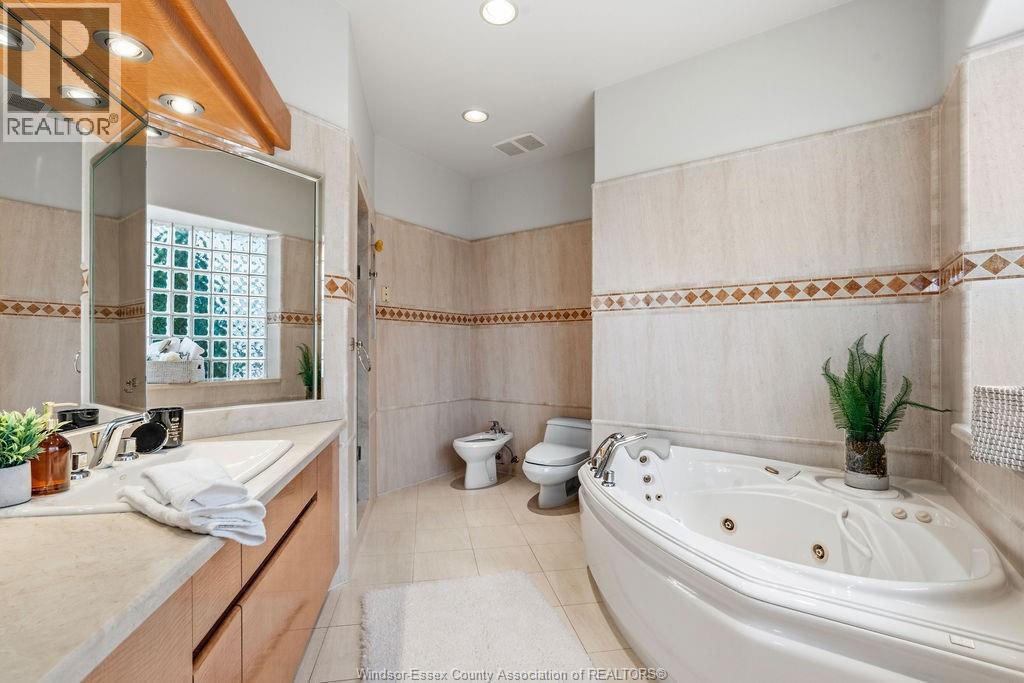 4572 Lake Grande Court, Windsor, Ontario  N9G 2R3 - Photo 22 - 26022819